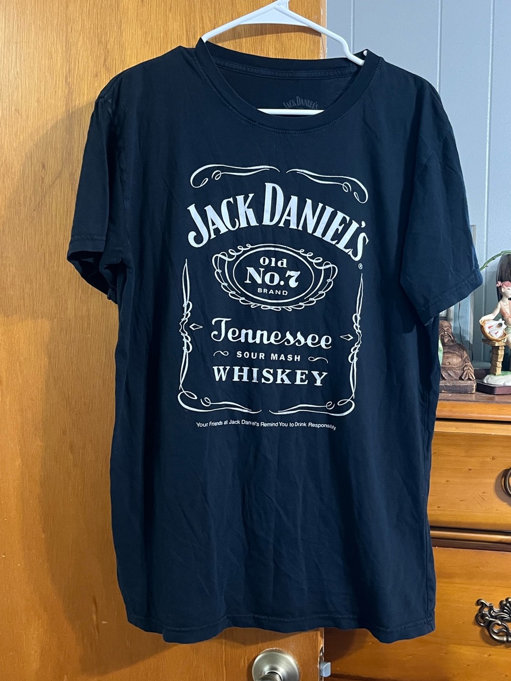 AS IS Jack Daniel’s Tennessee Whiskey Black Crewneck Women’s Size Large T-shirt